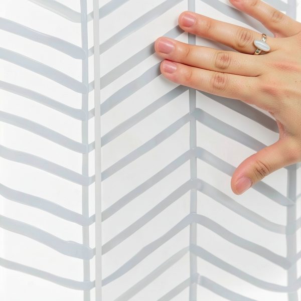 E-Z Hang Peel Stick Helper Wallpaper Adhesive Spray Bottle-4